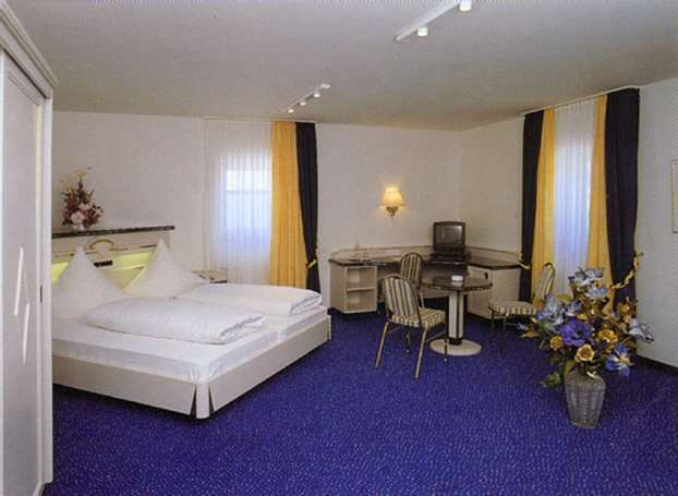 Hotel Am Schlosspark Ismaning Room photo